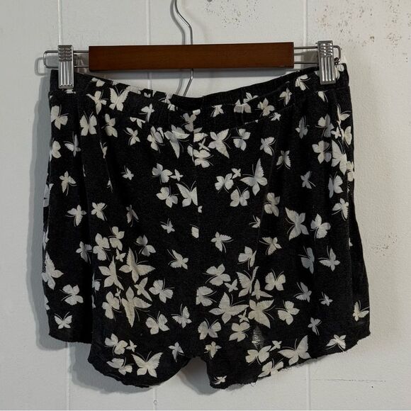 Kaisely High Waist Black and White Shorts with Whimsical Print - Picture 2 of 5